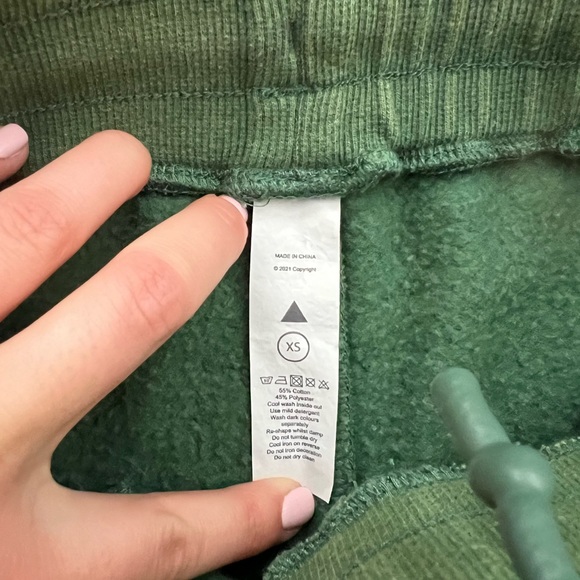 Balance Athletica / Vitality shorts - Picture 3 of 3